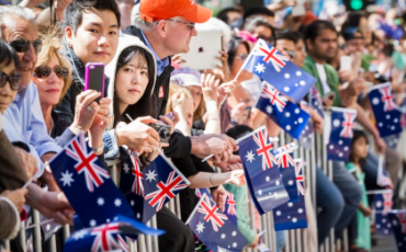 01-Australia-Day-crowd-Crowd-with-flags-watching-Parade