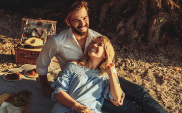 1588274358-753308-couple-poses-1jpg