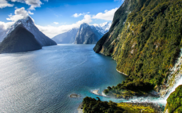 img-1536137761-110-7749-p-7ECF7092-95BD-FE18-6D4107E2E42D067E-2544003__aWxvdmVrZWxseQo_FocalPointCropWzQyNyw2NDAsNTAsNTAsODUsImpwZyIsNjUsMi41XQ