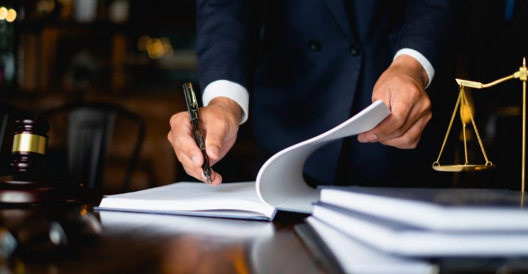 pro-bono-lawyer-1440x960