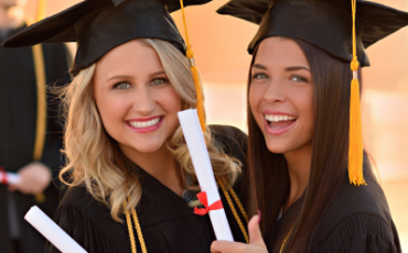 Graduation-photos-2-girlfriends